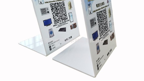 作為亞克力展示架廠商，應(yīng)該怎樣做展示架才不會(huì)發(fā)黃呢？